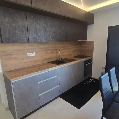 Brand New-2 Bedrooms,2 Bathrooms For 5 Persons With Underfloor Heating *