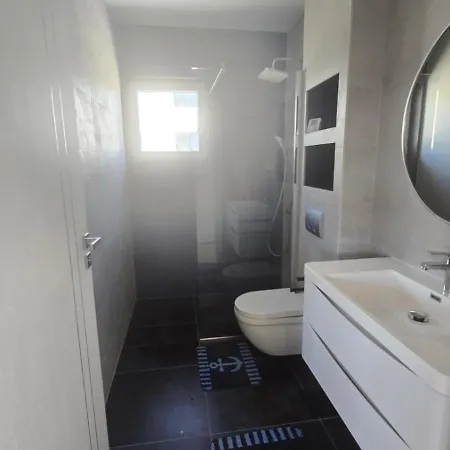 Brand New App With 2 Bedrooms And 2 Bathrooms For 5 Persons * Poreč