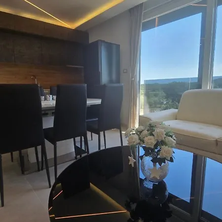 Brand New-2 Bedrooms,2 Bathrooms For 5 Persons With Underfloor Heating