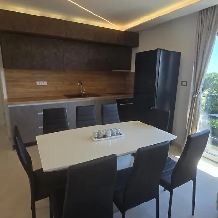 Brand New App With 2 Bedrooms And 2 Bathrooms For 5 Persons Apartament *
